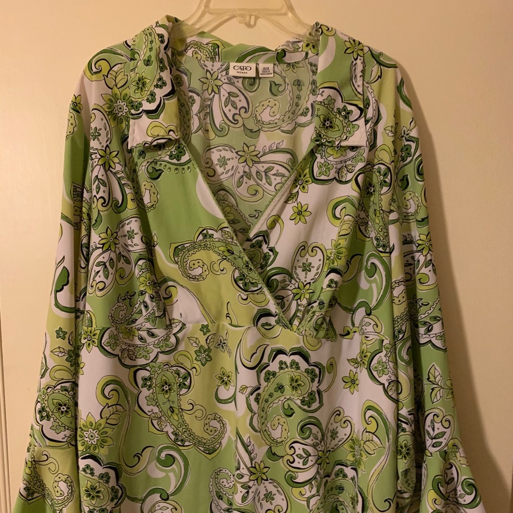 Cato plus size 26/28 bell sleeve Top